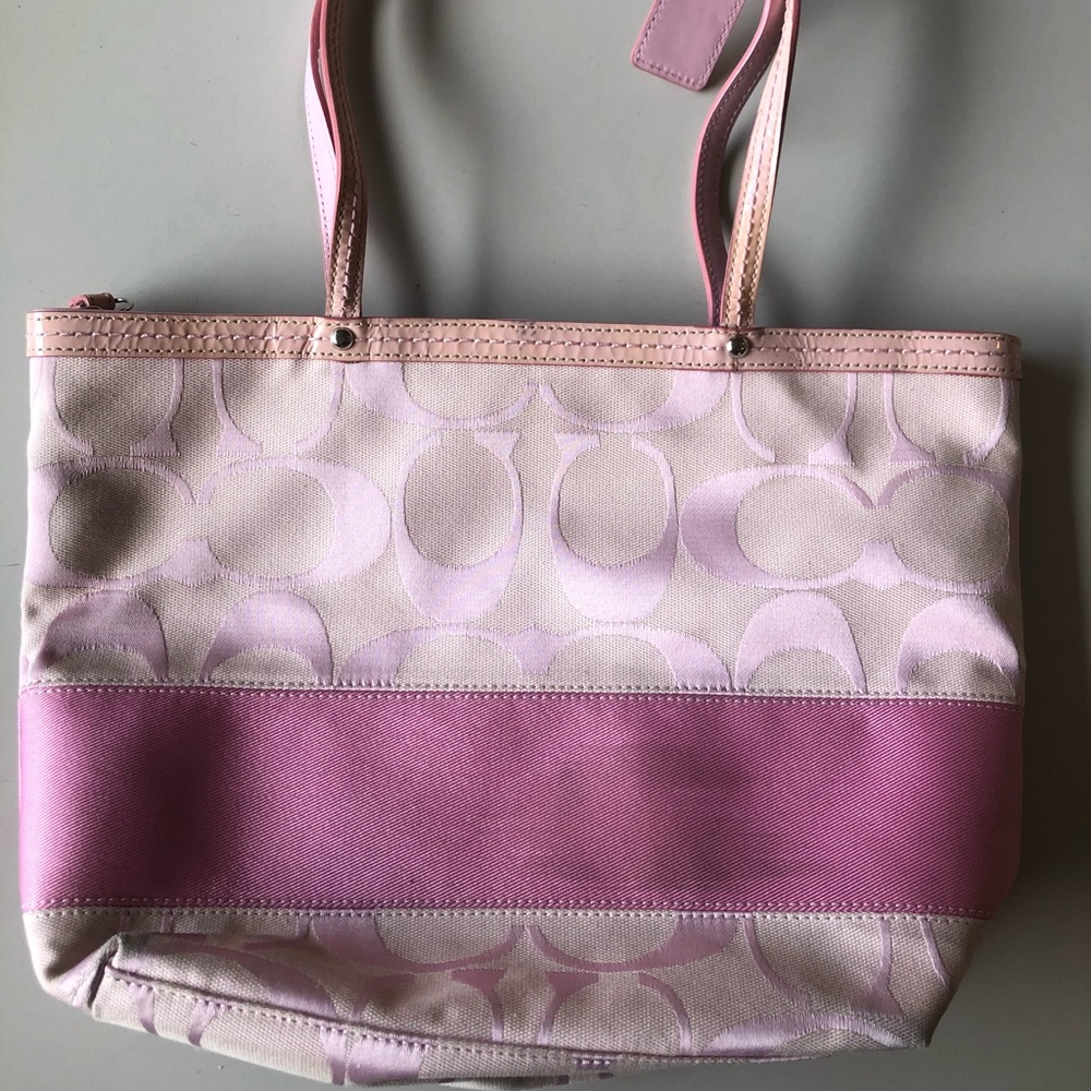 Cute Pink Coach Bag!